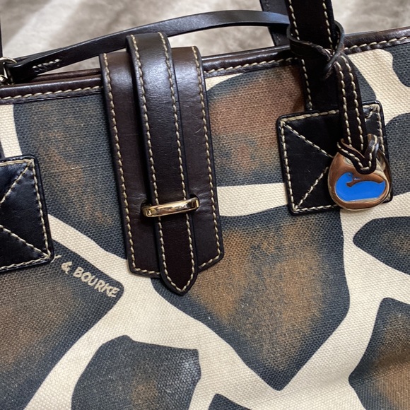 Dooney & Bourke Giraffe print shoulder bag - Picture 3 of 13